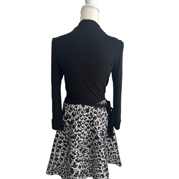 DIANE VON FURSTENBERG DVF Black White A Line Wrap Dress Size 8 - Picture 2 of 9